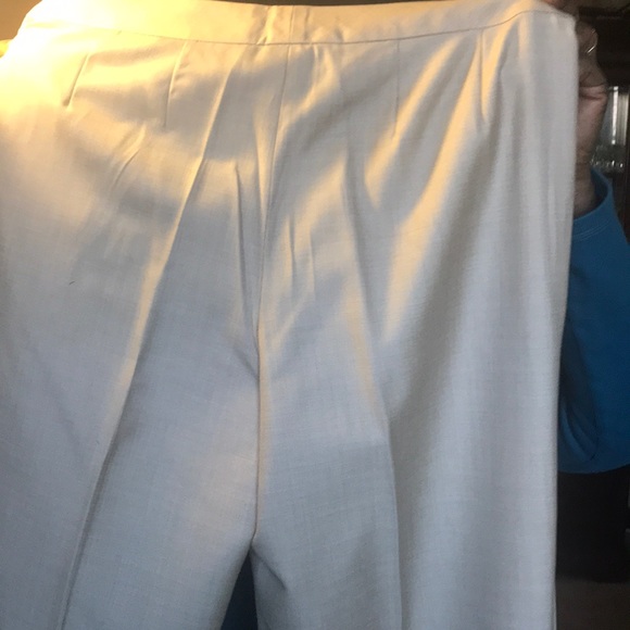 St. John trouser perfect condition. - Picture 5 of 5